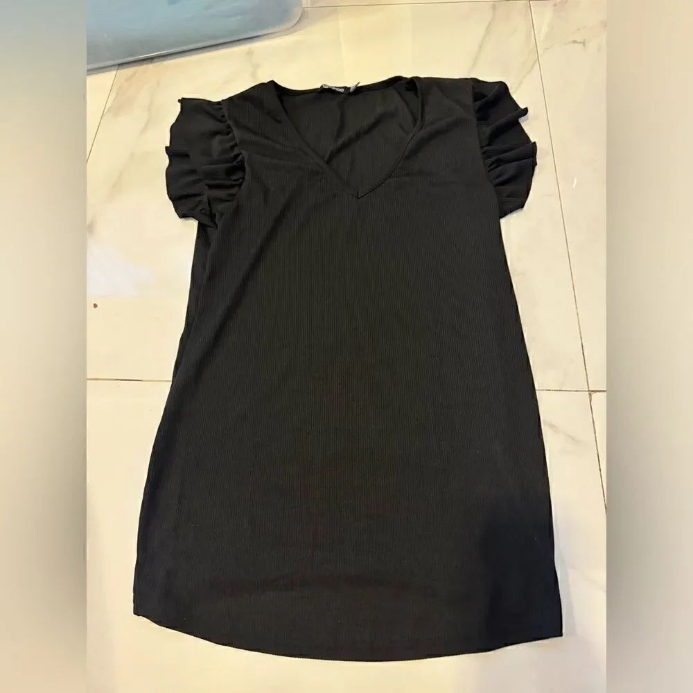 Black boohoo shirt #15